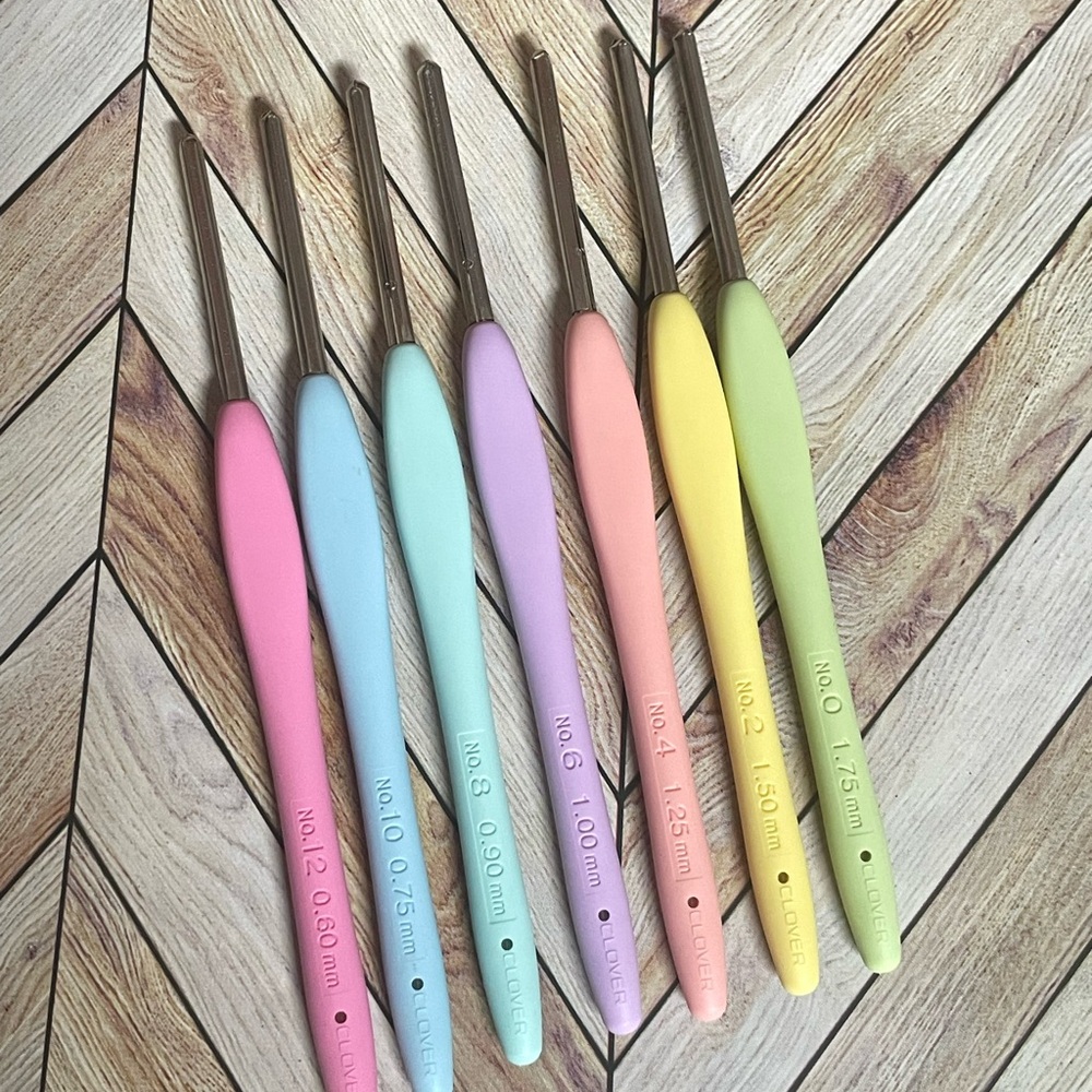 Clover Amour Steel Full Crochet Hook Set